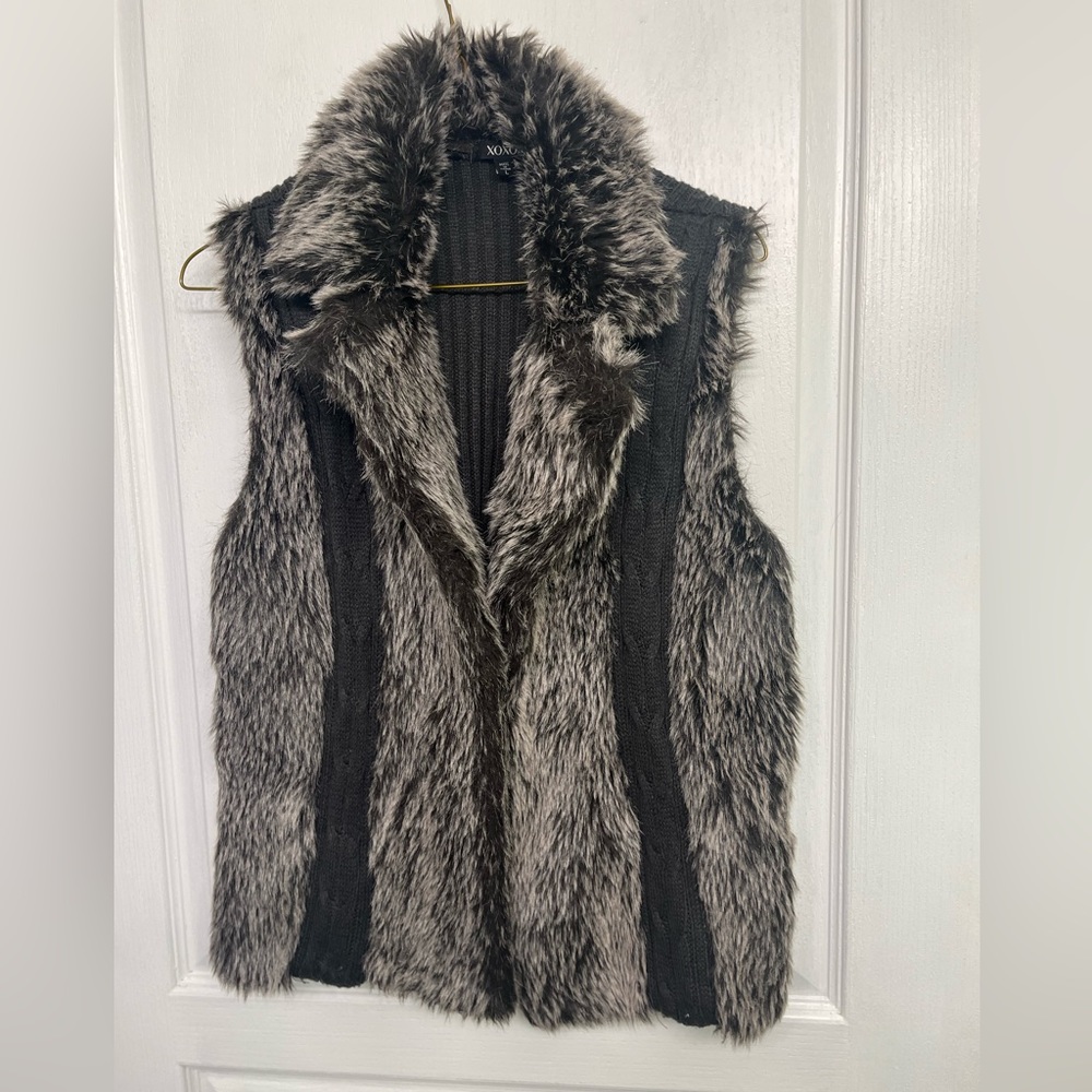 XOXO Women’s Brown Faux Fur Vest Size L. Excellent Condition!